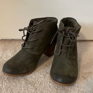 Toms Lunata Olive Lace Up Suede Booties